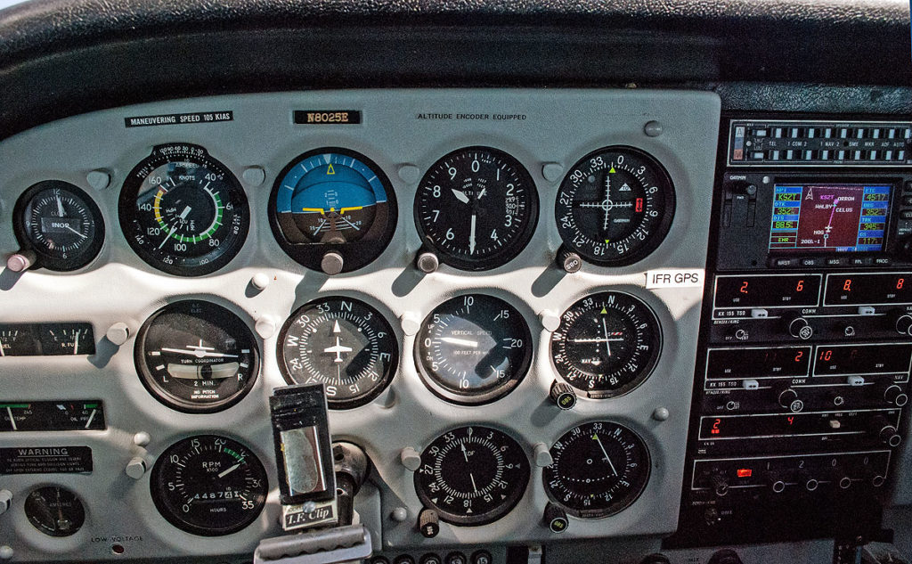 Cessna 172 instrument panel enables holding absolute headings and altitudes