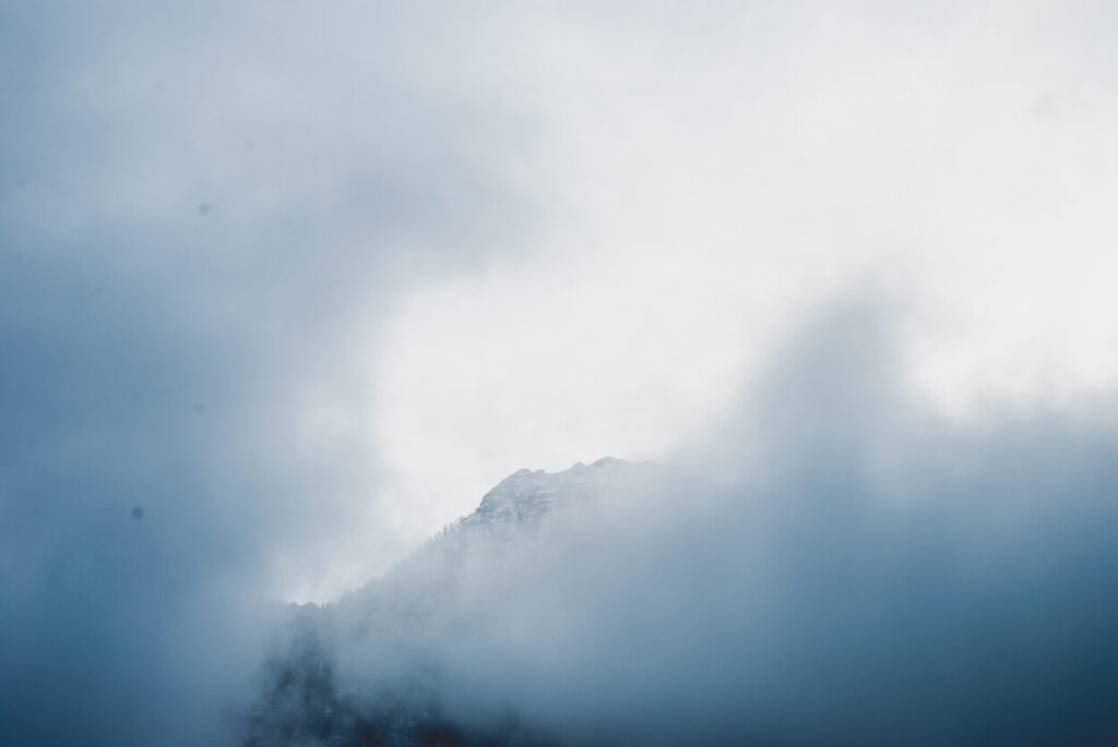 Low clouds in flight can create an enticing illusion